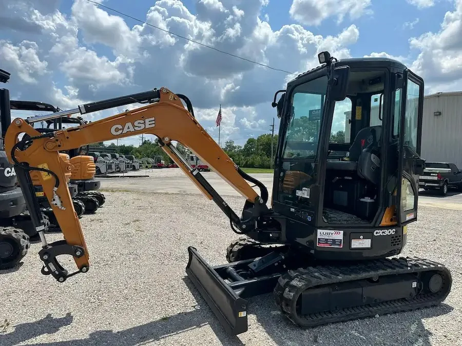 Case CX30C