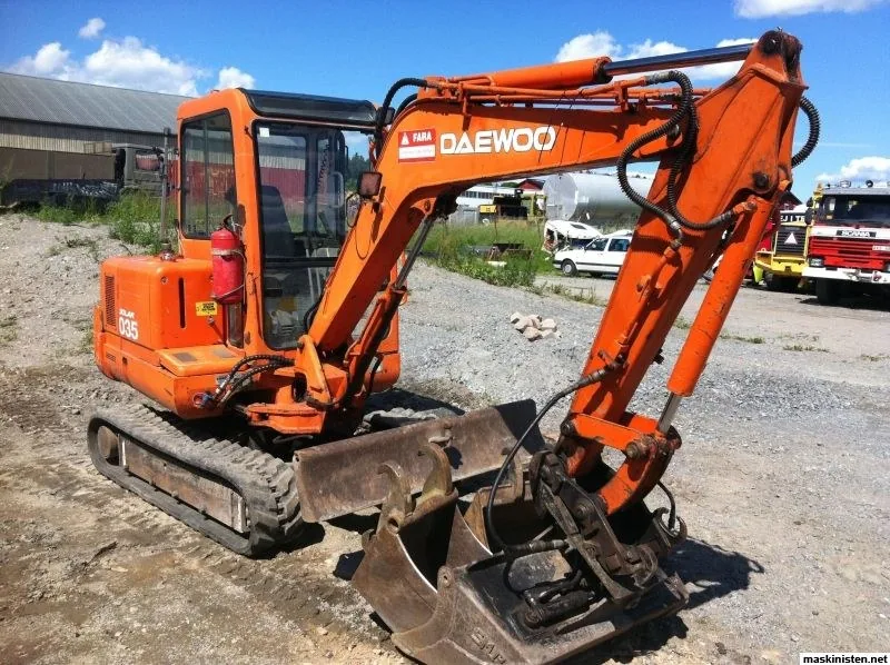 Daewoo S030