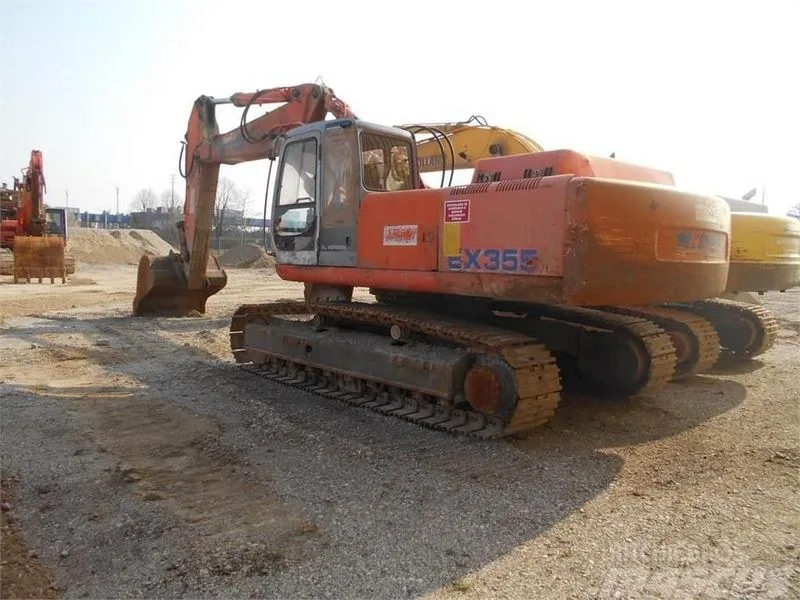 Fiat HITACHIEX355EL Hydraulic Excavator Jobsite Operation