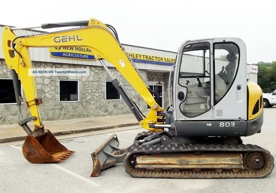 Gehl 803 Hydraulic Excavator Jobsite Operation