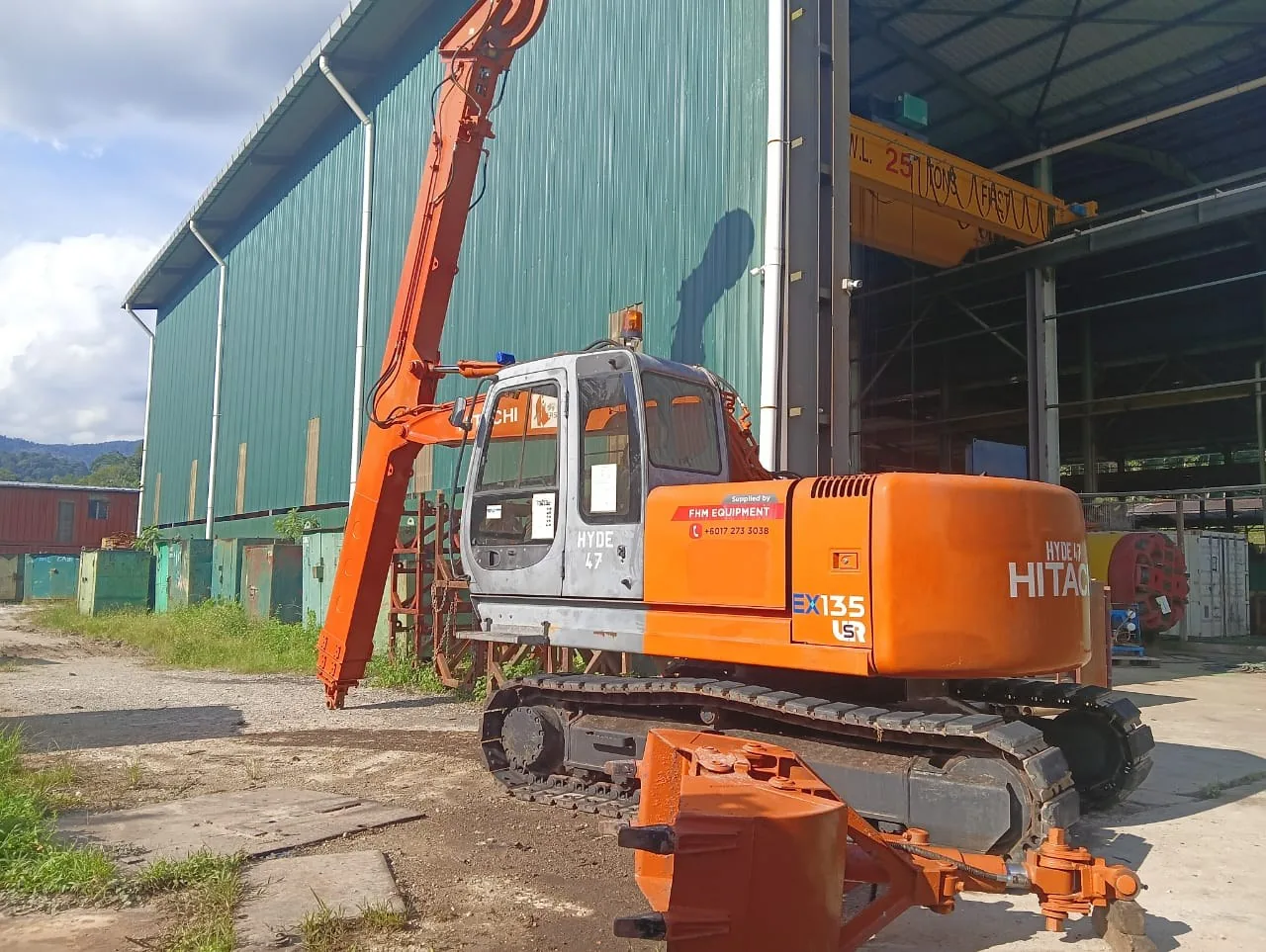 Hitachi EX135USR