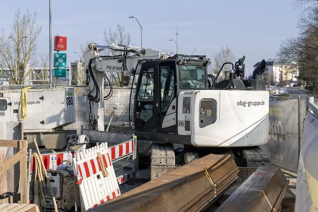 Hitachi ZX135US