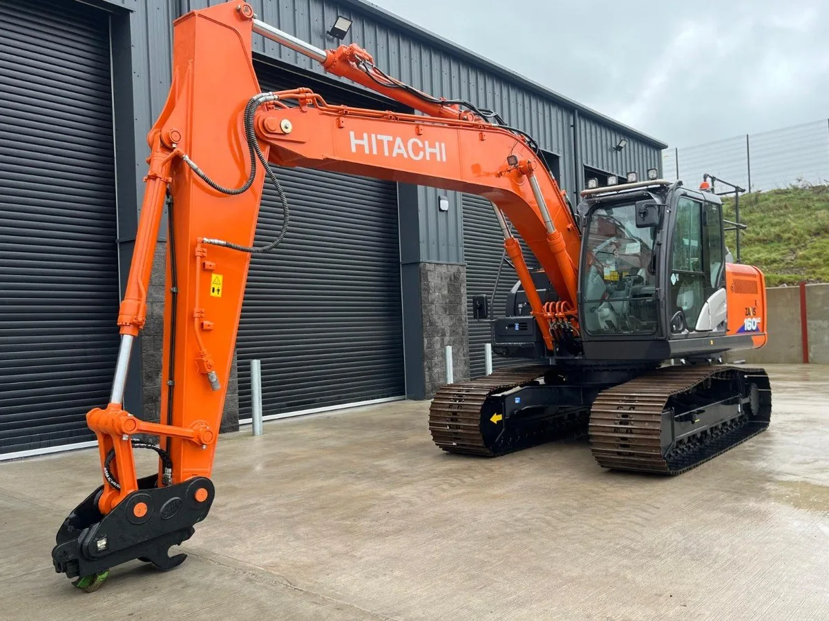 Hitachi ZX160LC6