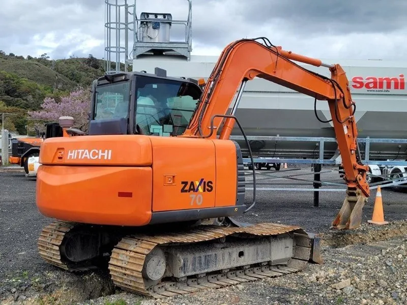 Hitachi ZX703