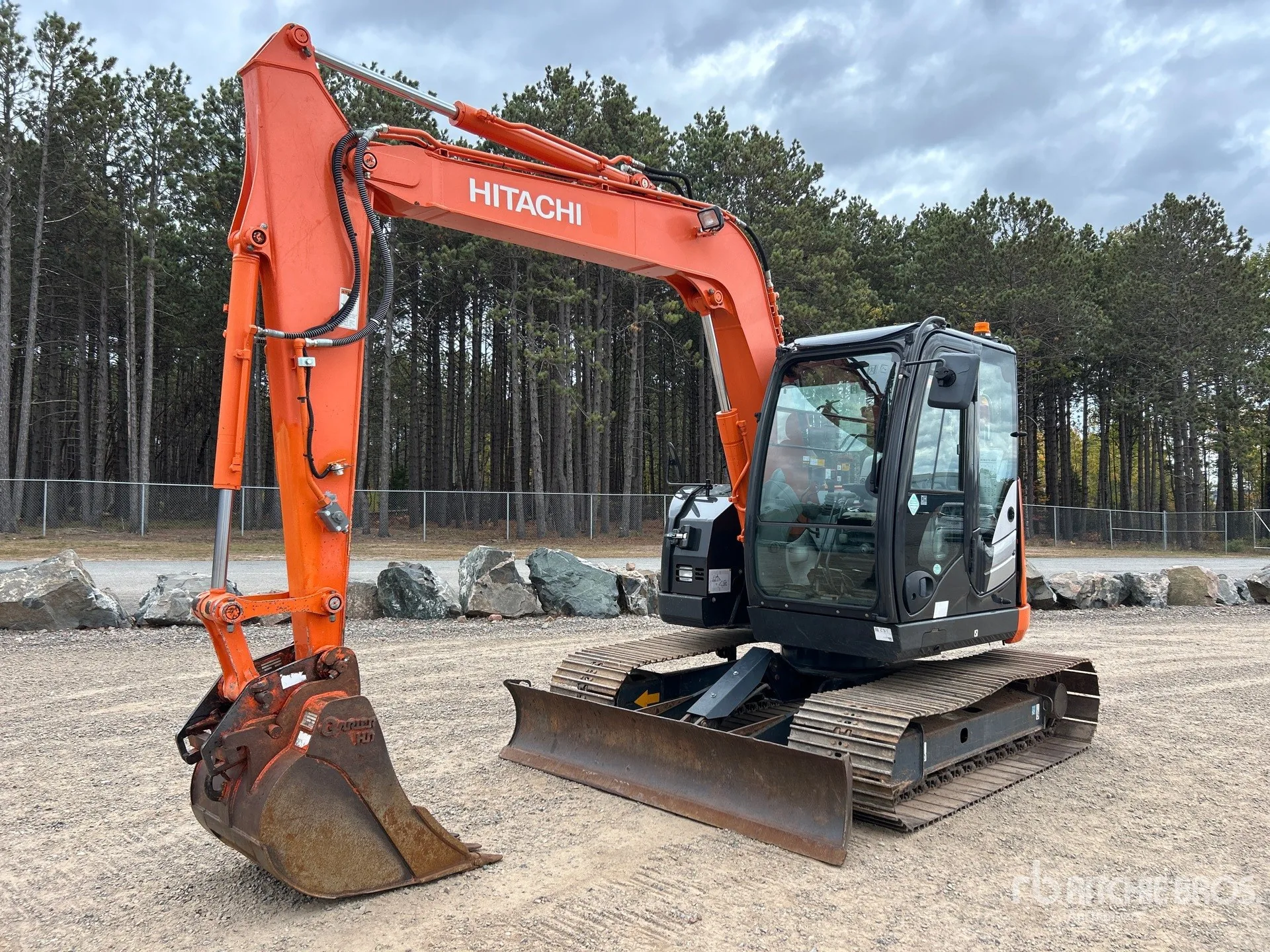 Hitachi ZX75US5
