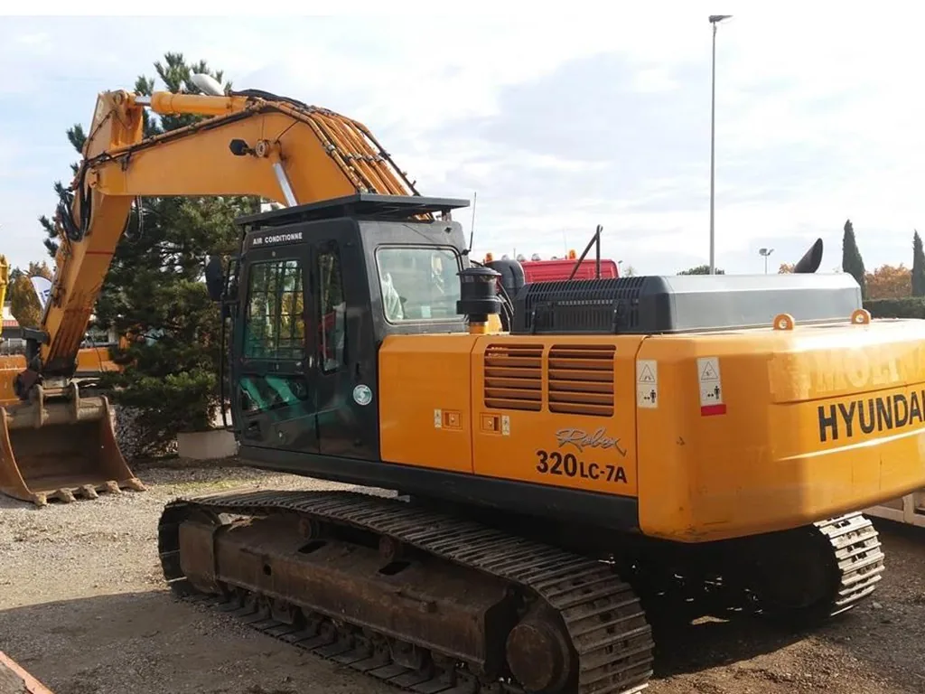 Hyundai R320NLC7