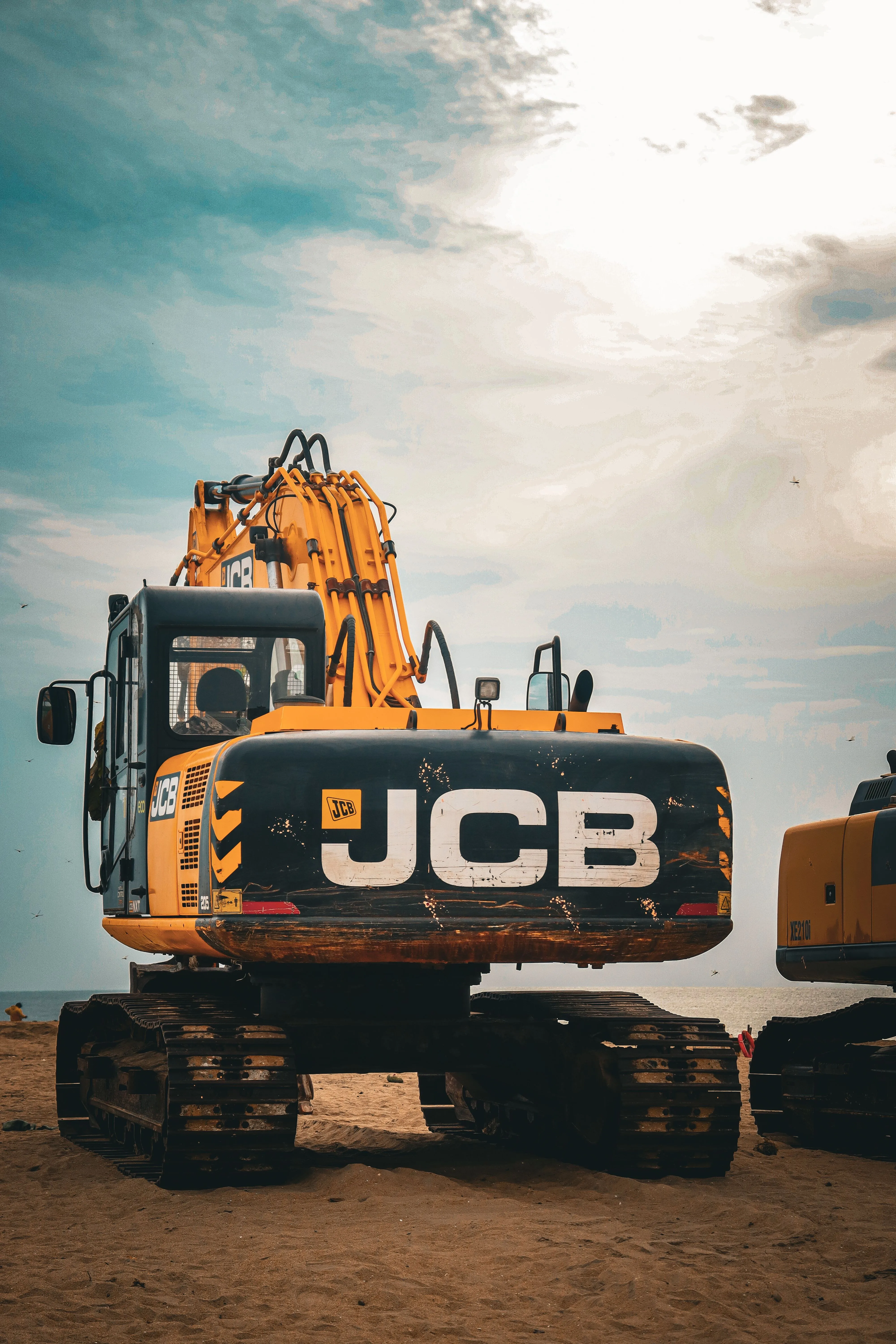 JCB 8014