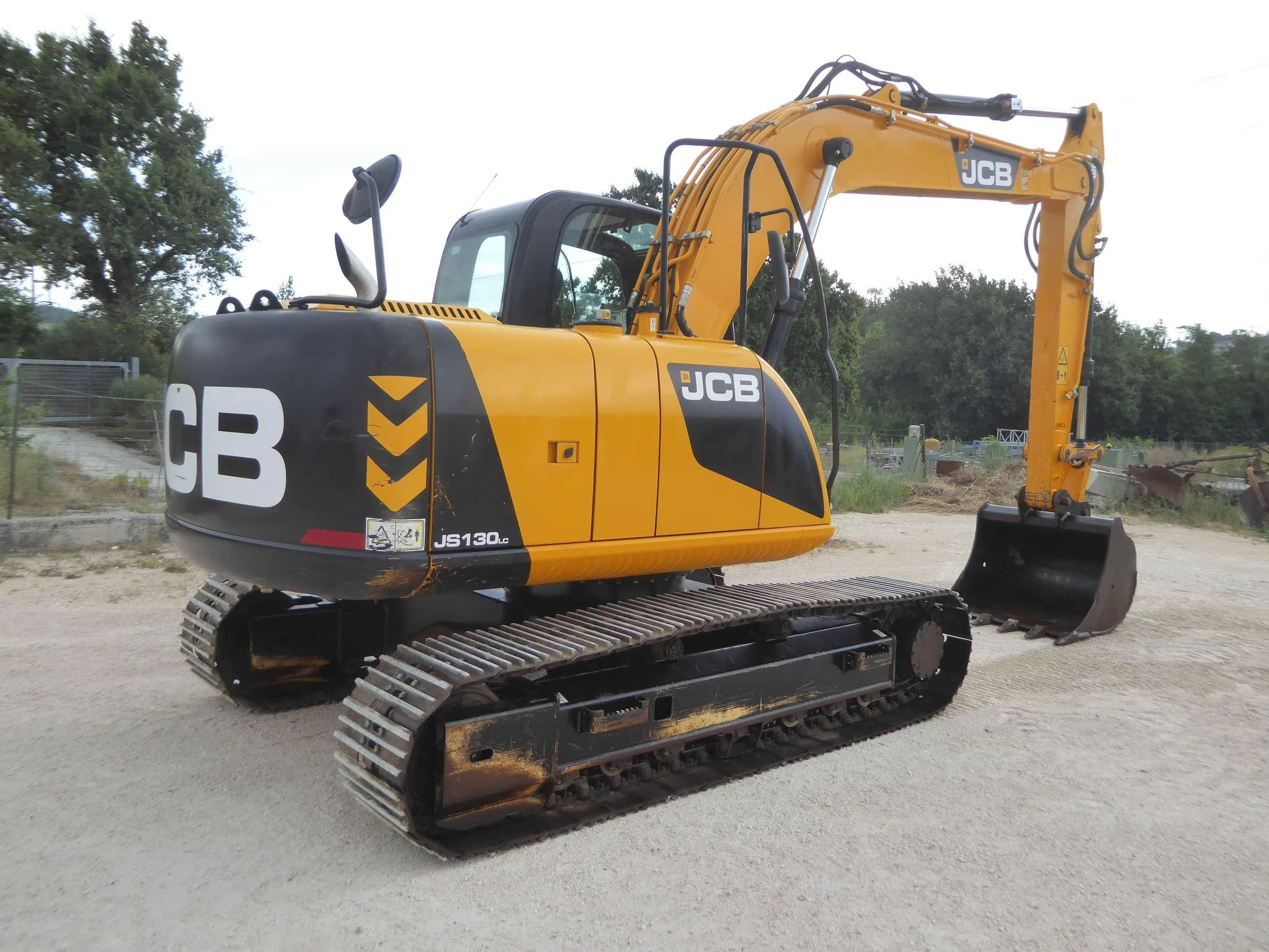JCB JS130L