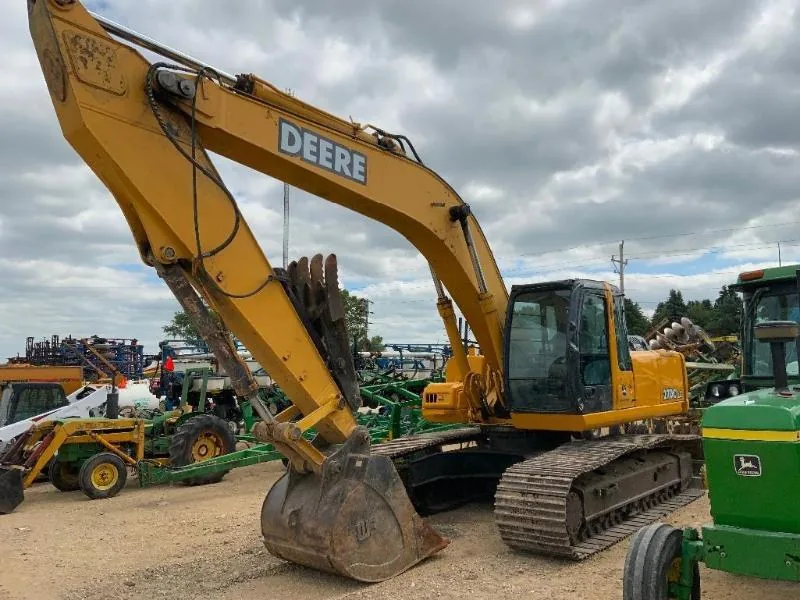 John Deere 270CLC
