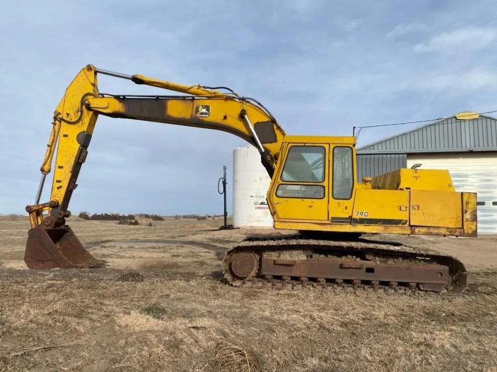 John Deere 790