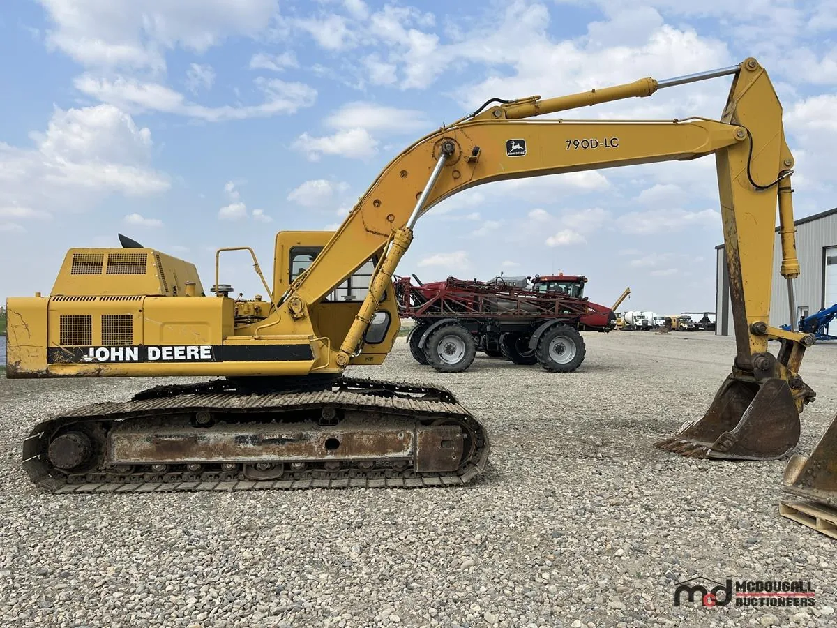 John Deere 790D
