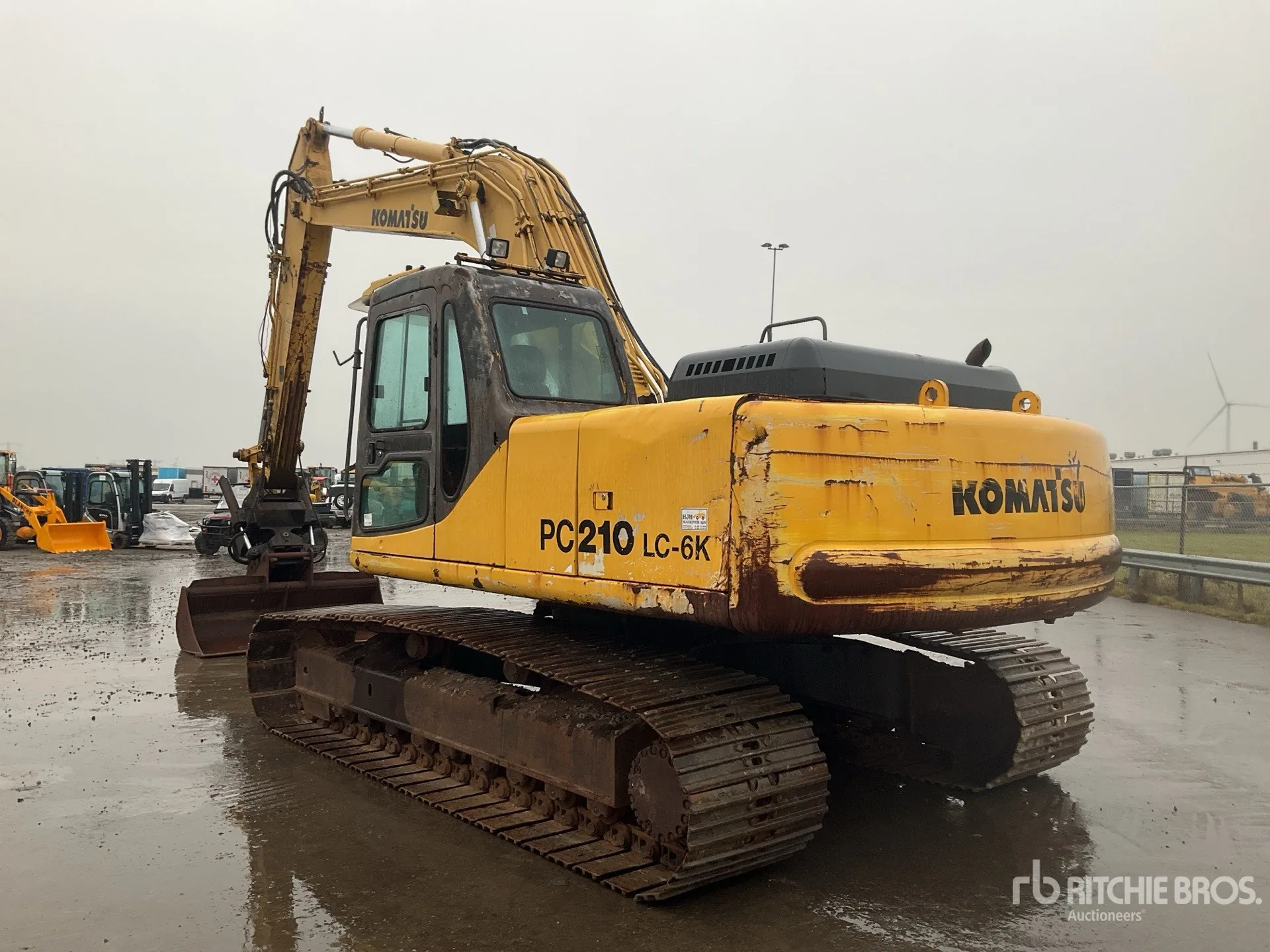 Komatsu PC210LC6