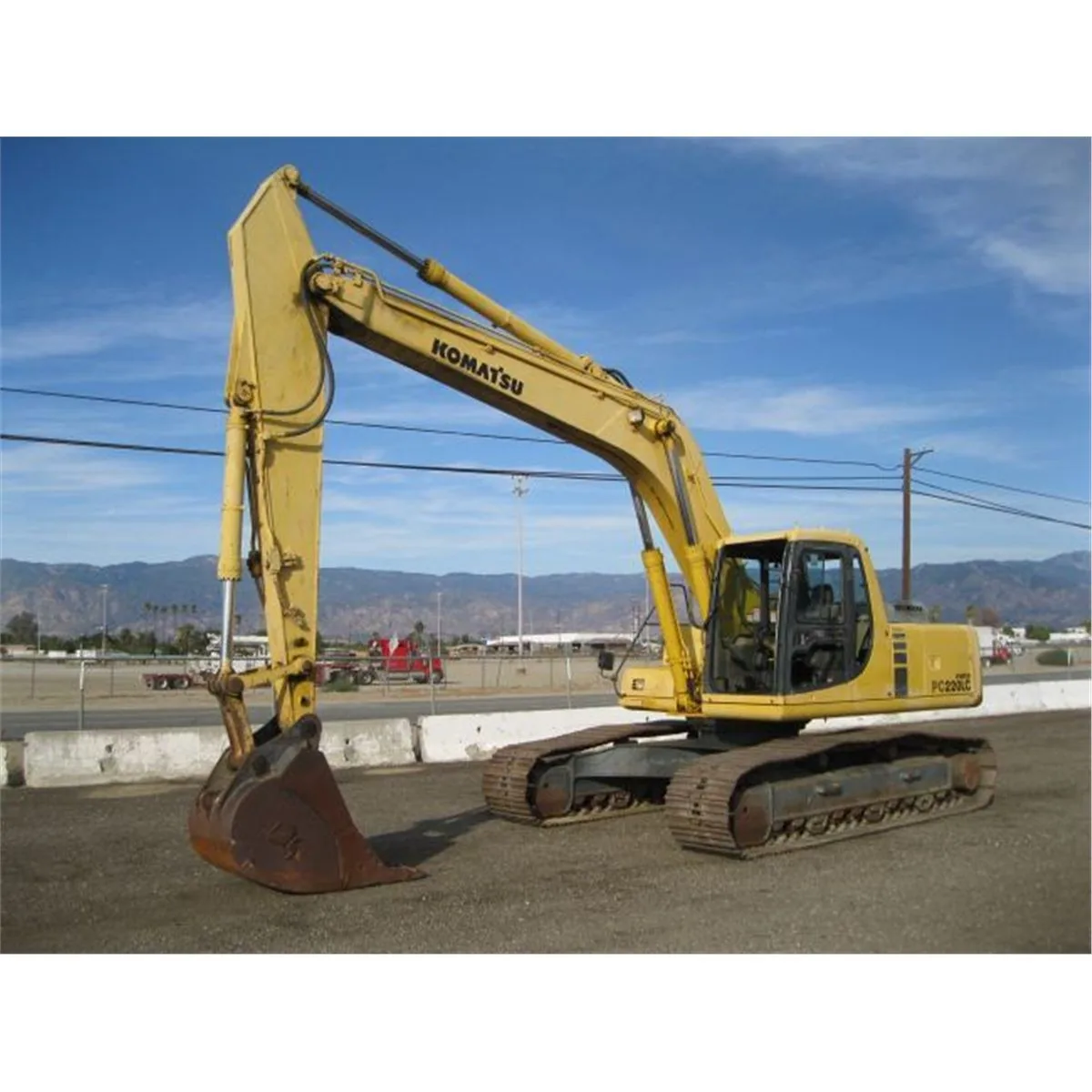 Komatsu PC220LC6