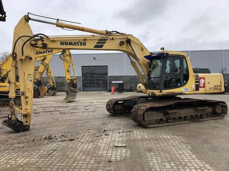 Komatsu PC240LC6