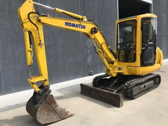 Komatsu PC35R8