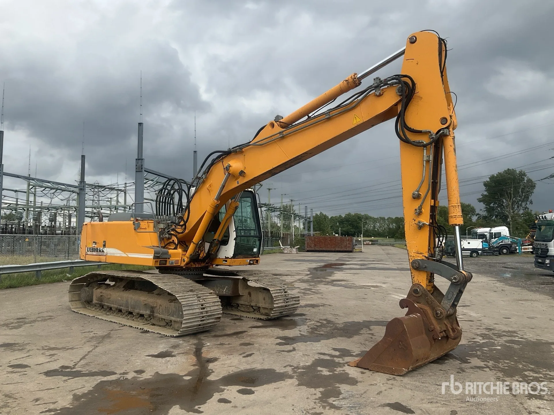Liebherr R914B