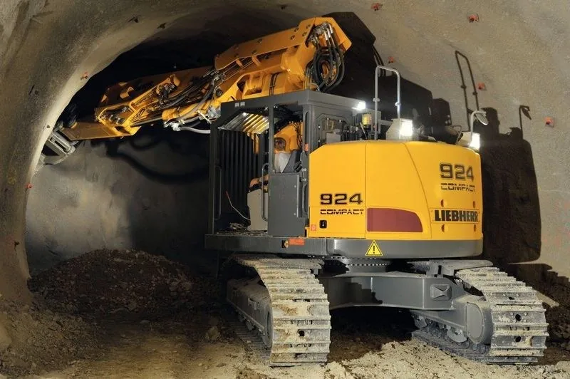 Liebherr R924COMPACTTUNNELLITRONIC