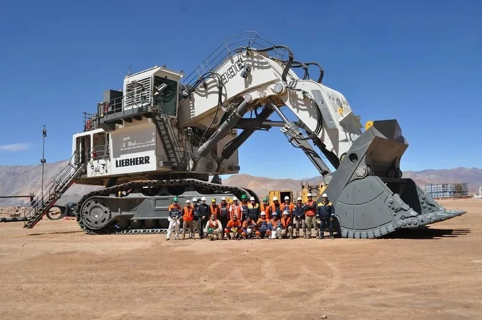 Liebherr R996