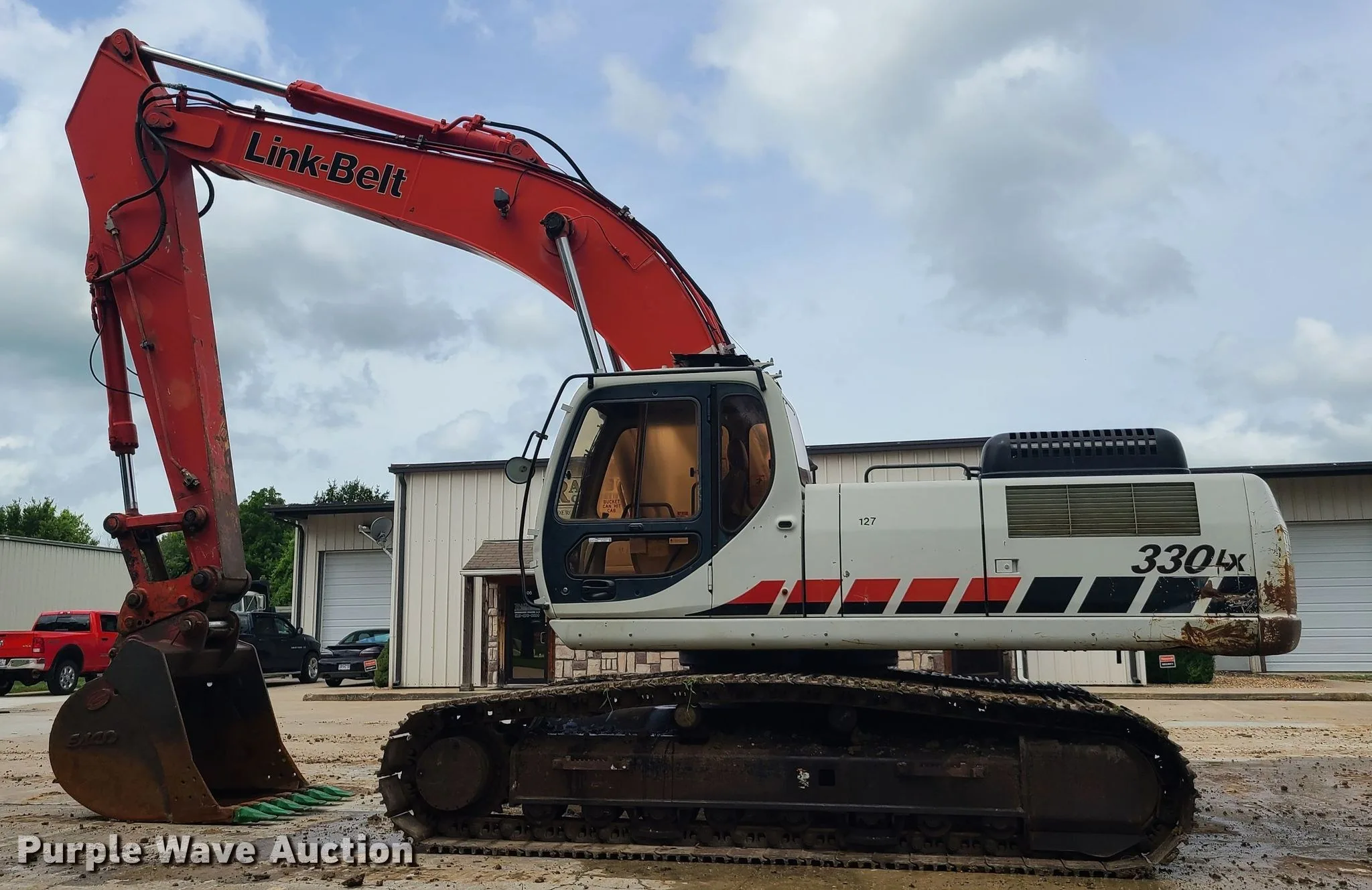 Link-Belt BELT330LX Hydraulic Excavator Jobsite Operation