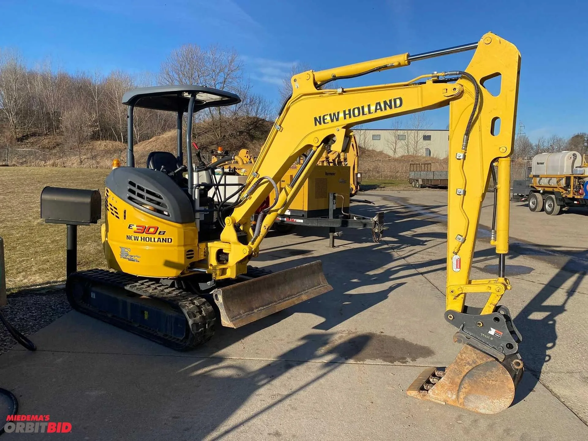 New Holland HOLLANDEH30B