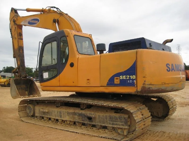 Samsung SE210LC3 Hydraulic Excavator Jobsite Operation