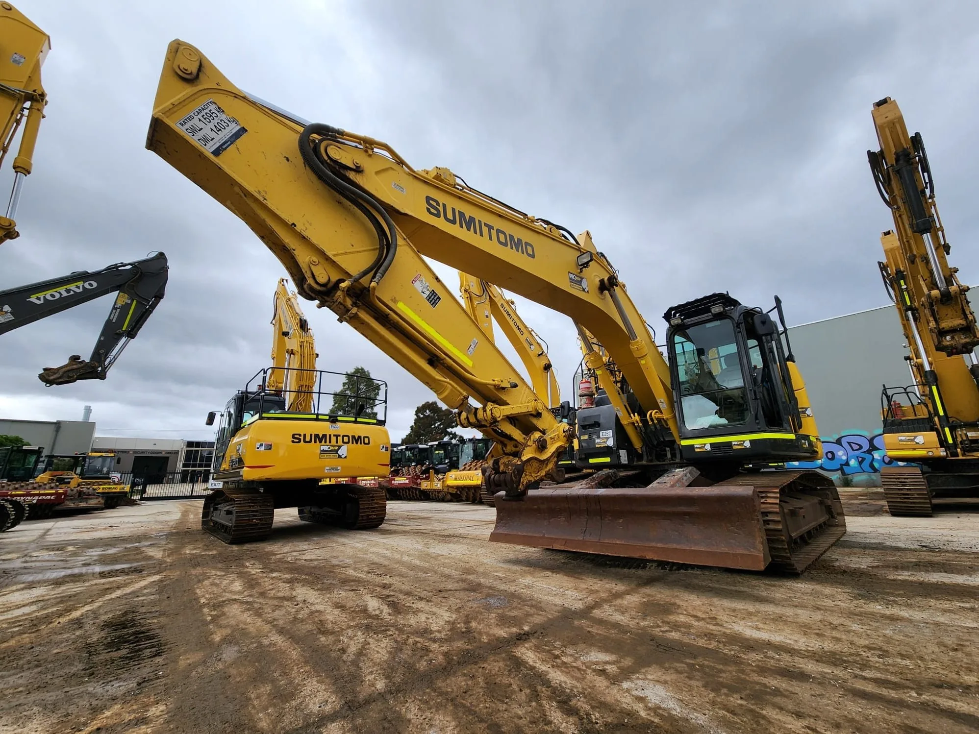 Sumitomo SH225X3