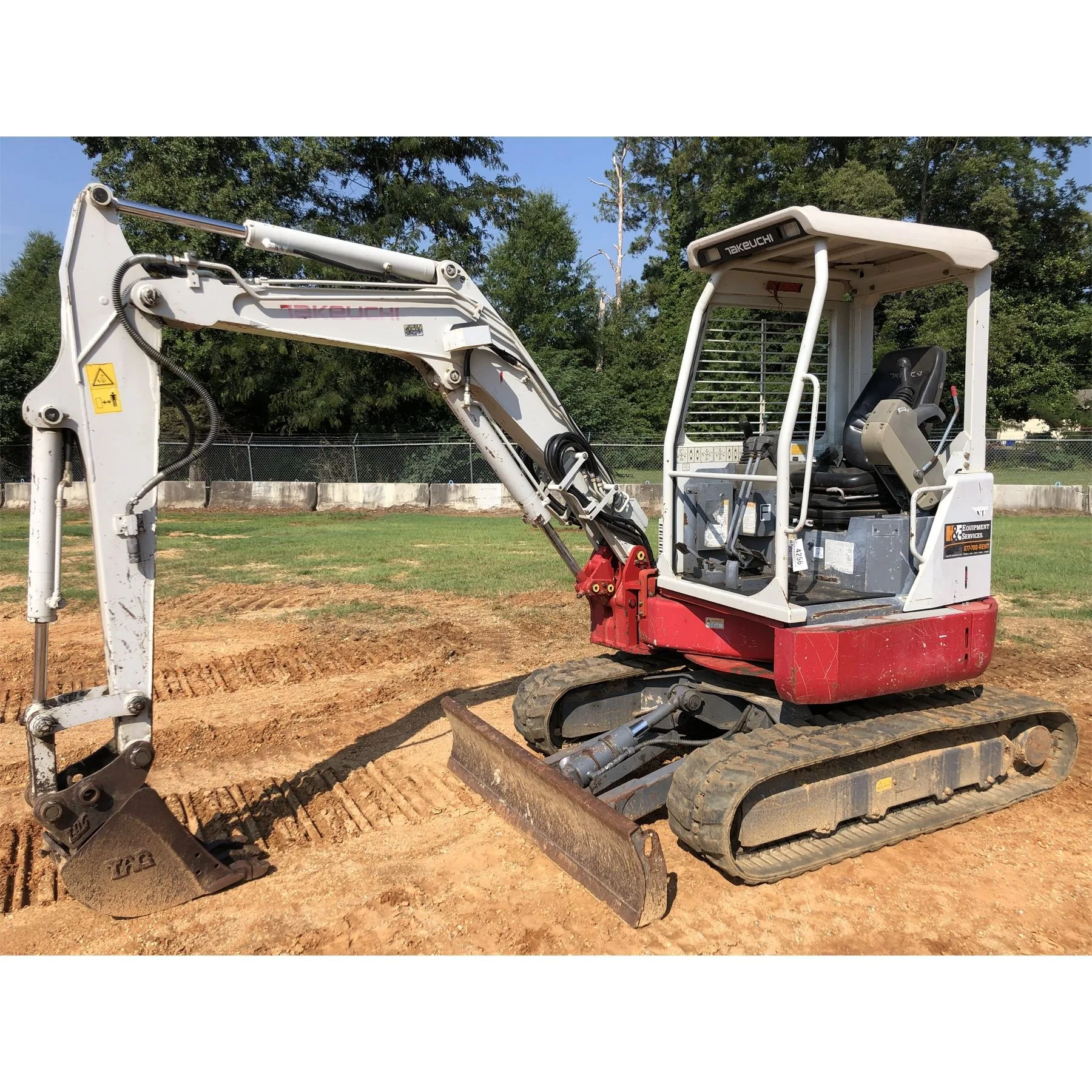 Takeuchi TB138FR