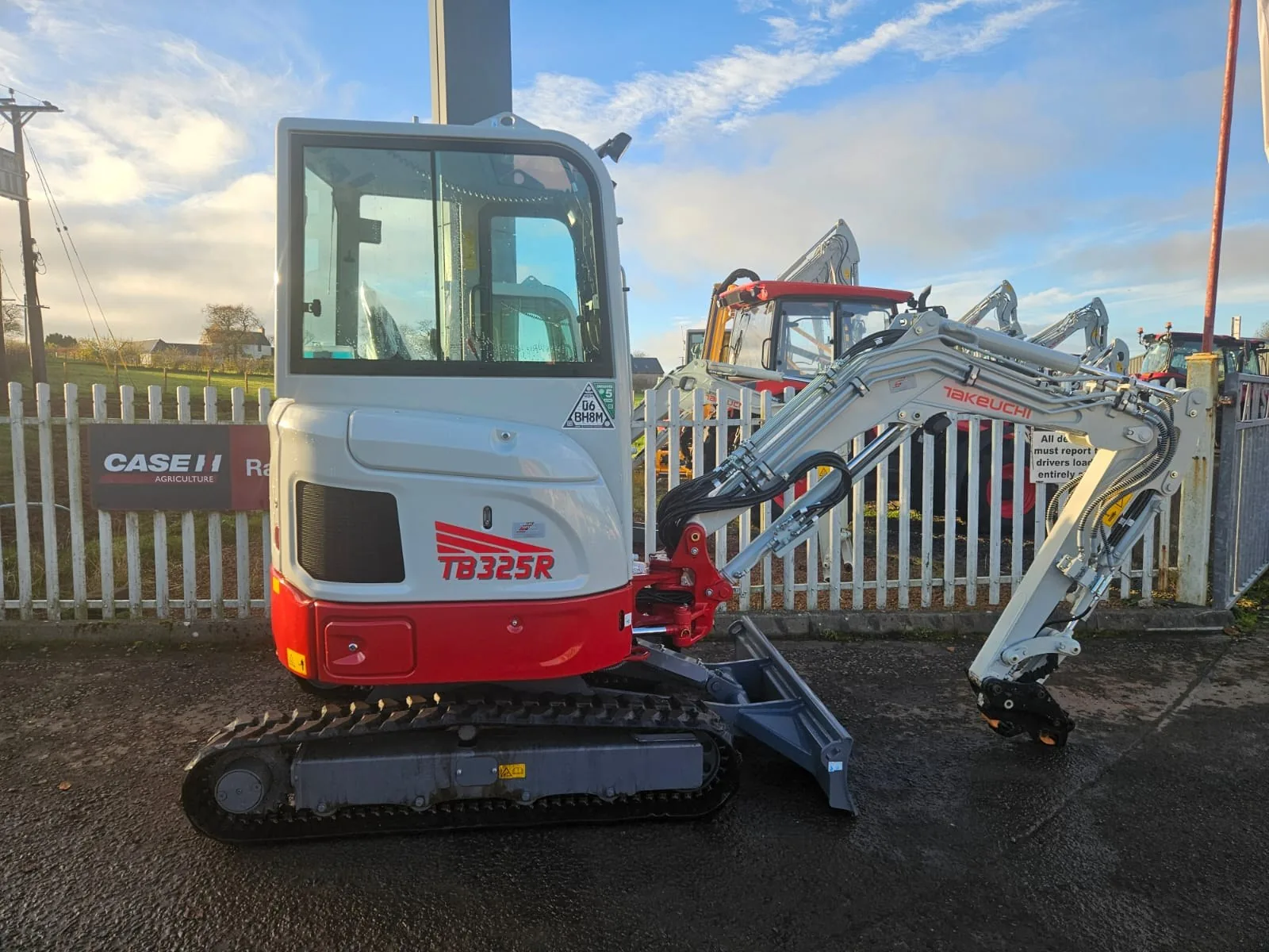 Takeuchi TB325R