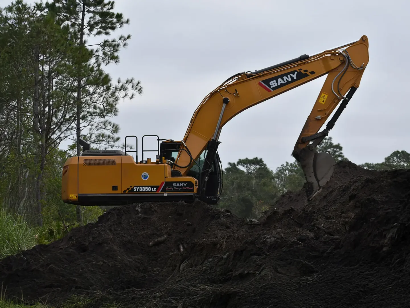 Sany SY335C angle 2