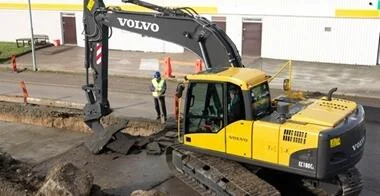 Volvo EC180CL angle 2