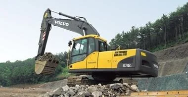 Volvo EC210C angle 2